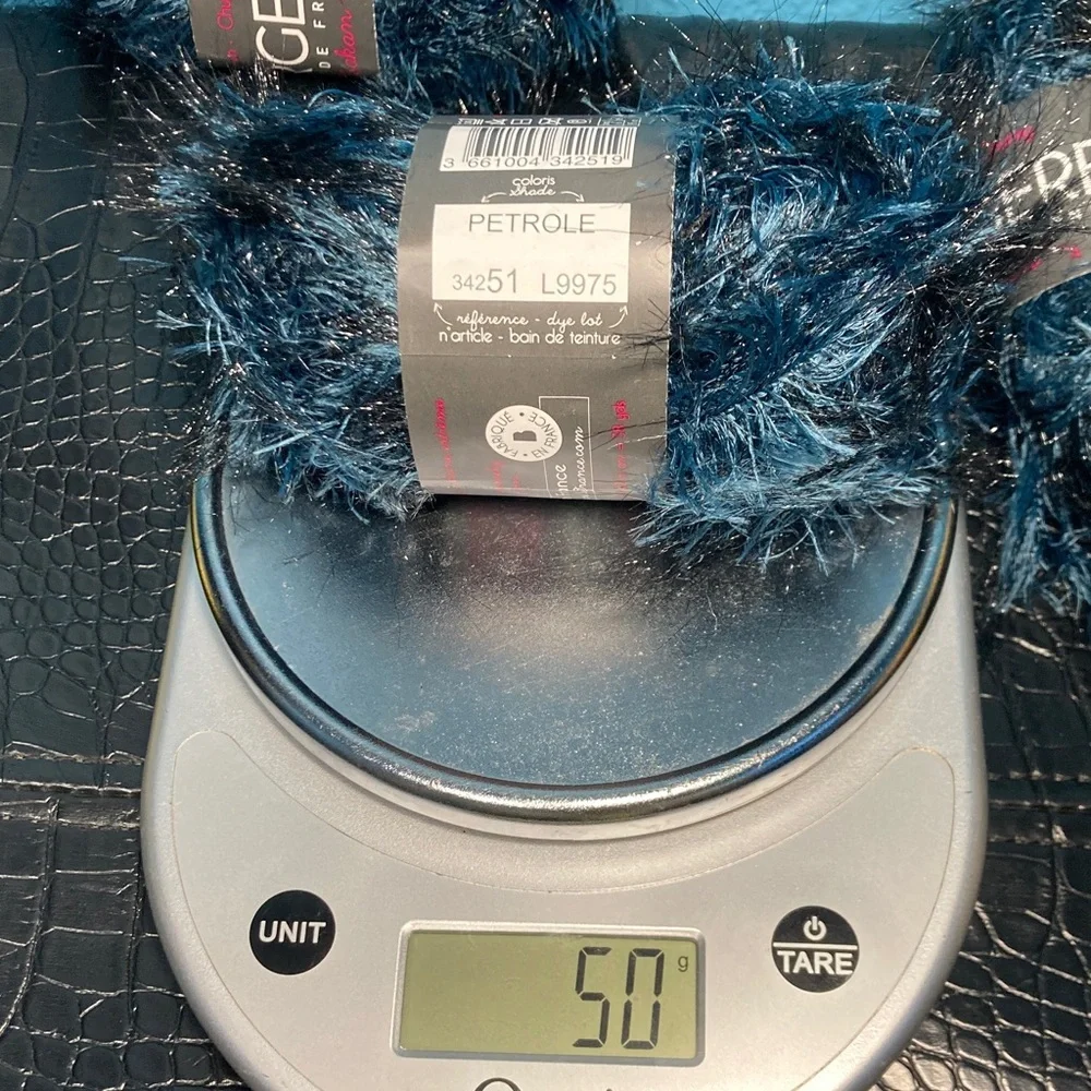 10 NWT Bergere de France Soft Faux Fur Yarn Color Petrole ALL‎ Lot L9975